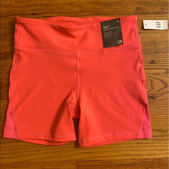 GapFit 5’ Mesh Shorts - Picture 3 of 6